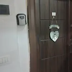 Bora Albania Me Vetsherbim 24 Prane Liqenit Apartamento Tirana