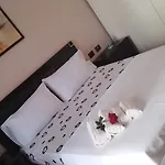 דירה Bora Albania Me Vetsherbim 24 Prane Liqenit
