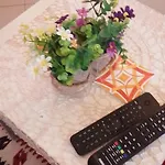 Bora Albania Me Vetsherbim 24 Prane Liqenit Apartamento *