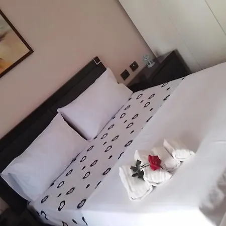 Appartamento Bora Albania Me Vetsherbim 24 Prane Liqenit