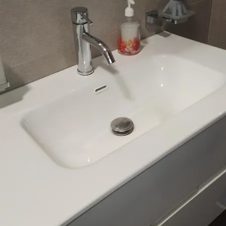 Appartamento Bora Albania Me Vetsherbim 24 Prane Liqenit