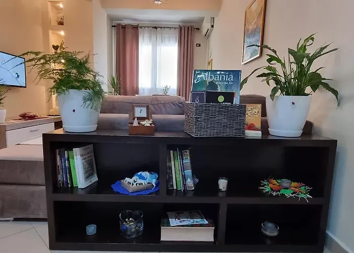 Bora Albania Me Vetsherbim 24 Prane Liqenit Tirana