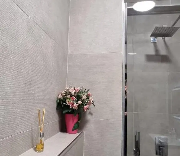 Apartment Bora Albania Me Vetsherbim 24 Prane Liqenit