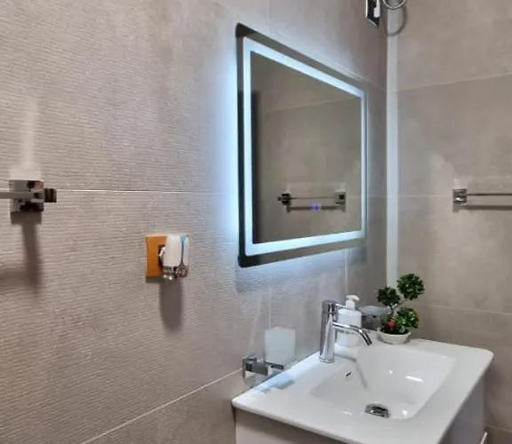 Apartment Bora Albania Me Vetsherbim 24 Prane Liqenit