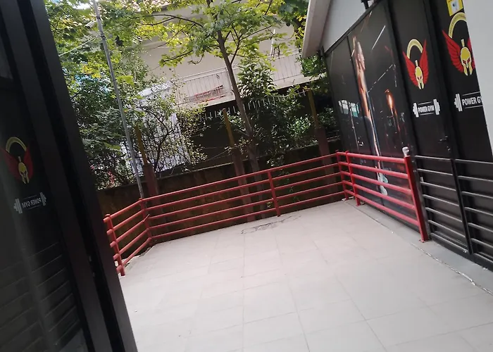 Apartment Bora Albania Me Vetsherbim 24 Prane Liqenit Tirana