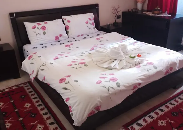 Bora Albania Me Vetsherbim 24 Prane Liqenit * Tirana